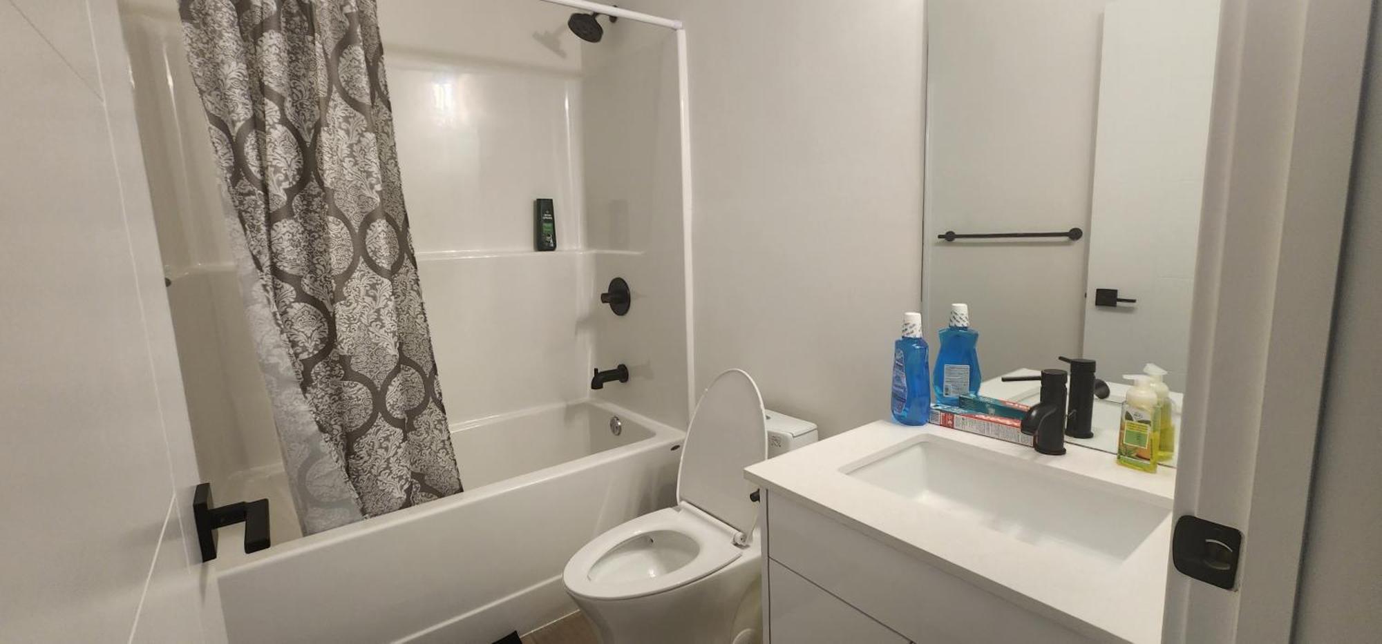 Near Winnipeg Airport-Ywg 2 Bedrooms Zewnętrze zdjęcie